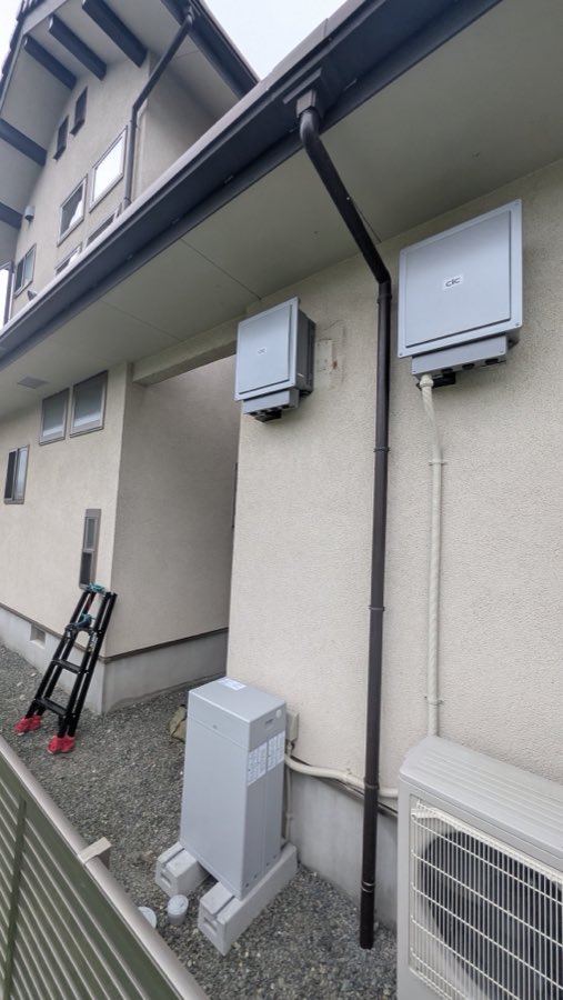 パワーコンディショナの施工作業